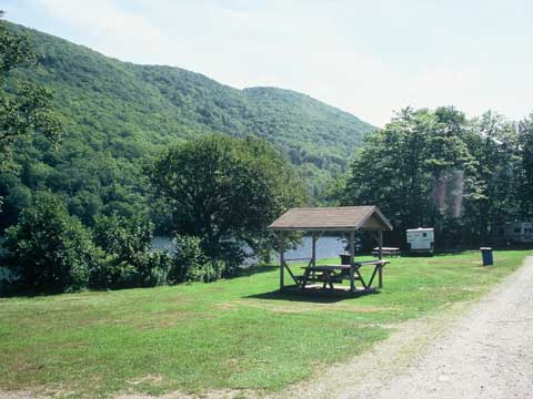 picnic area at Lake O'Law